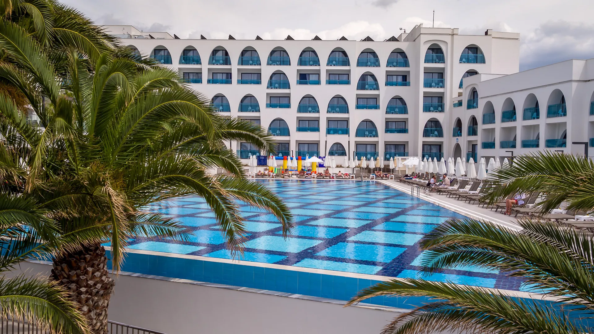 Hotel Infinity By Yelken Kusadası